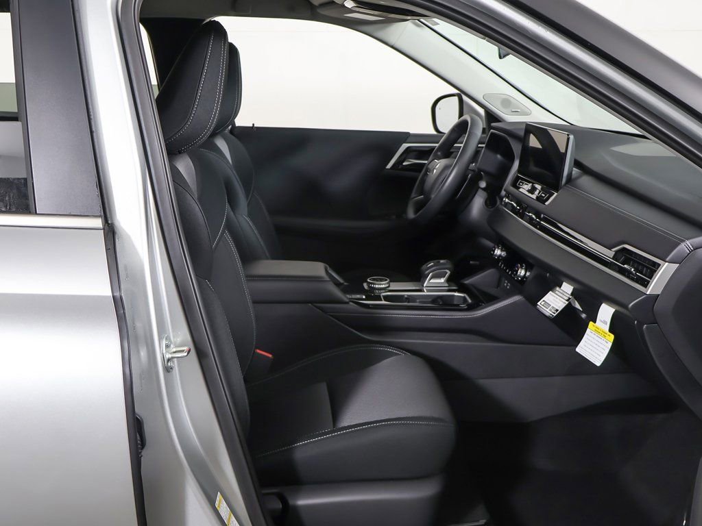 New 2026 Mitsubishi Outlander ES image 27