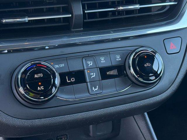 Used 2025 Buick Envista Preferred image 22