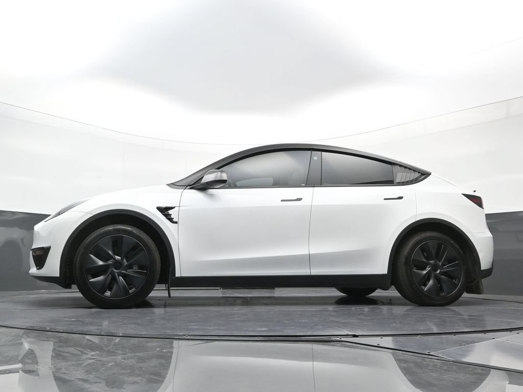 Used 2025 Tesla Model Y Long Range RWD image 25