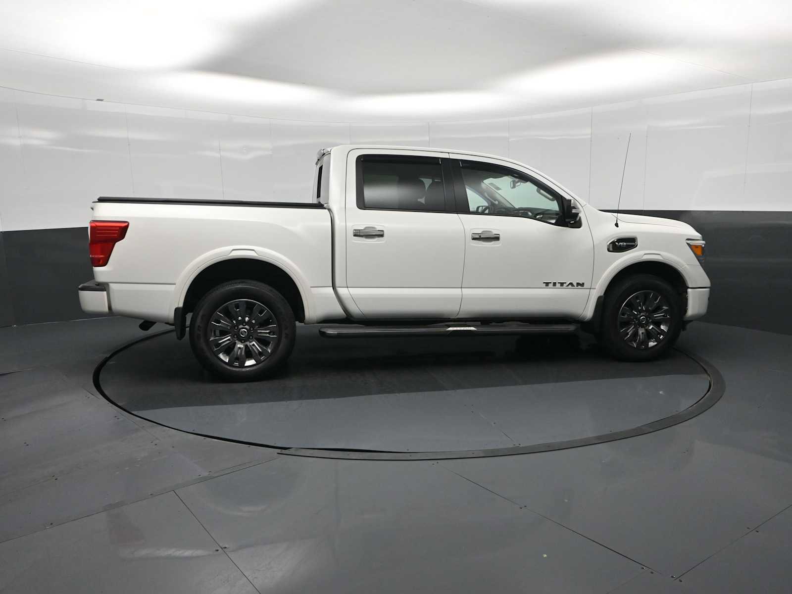 Used 2017 Nissan Titan Platinum Reserve image 9