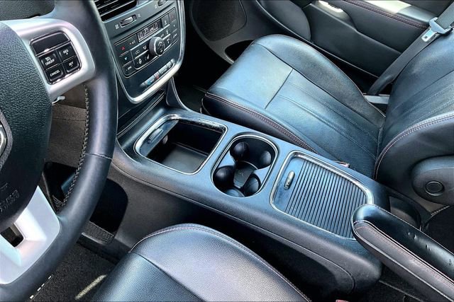 Used 2017 Dodge Grand Caravan GT FWD image 18