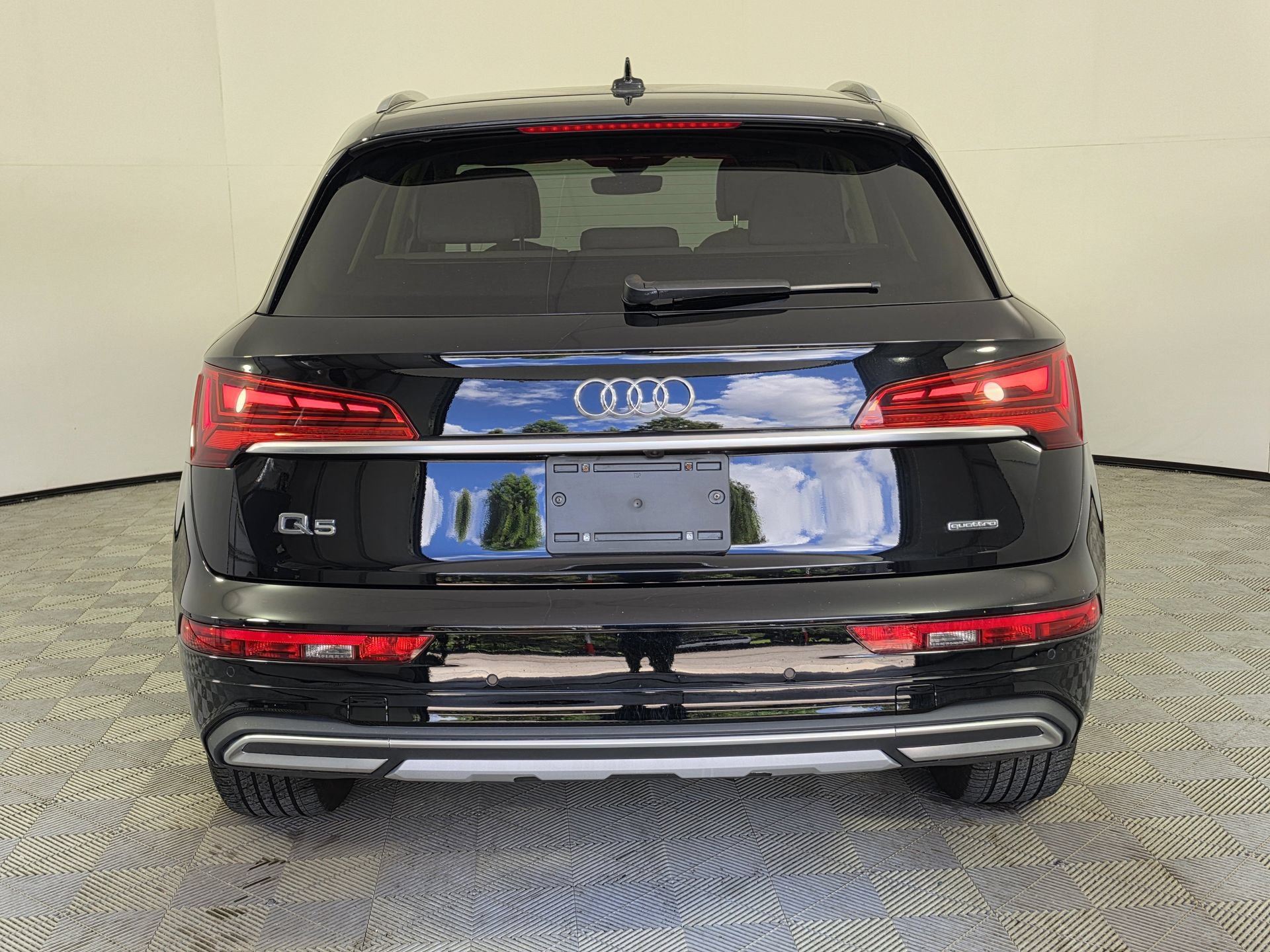 Used 2024 Audi Q5 Premium AWD/4WD image 39