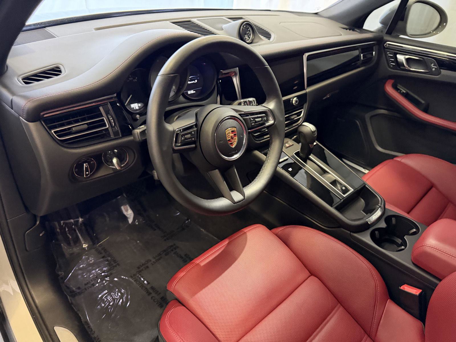 Used 2025 Porsche Macan S image 4