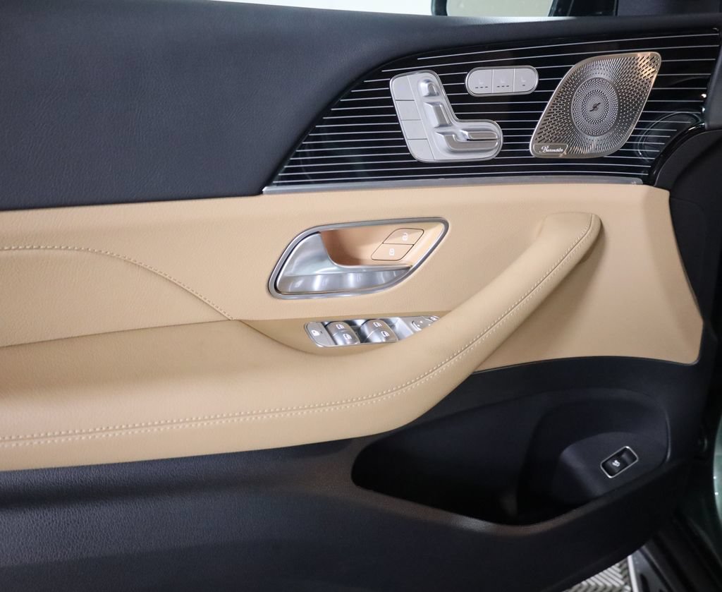 Used 2026 Mercedes-Benz GLS 580 4MATIC image 10
