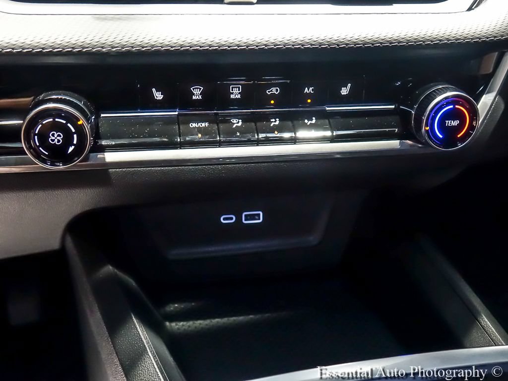New 2027 Chevrolet Equinox LT w/ Midnight Edition FWD image 17