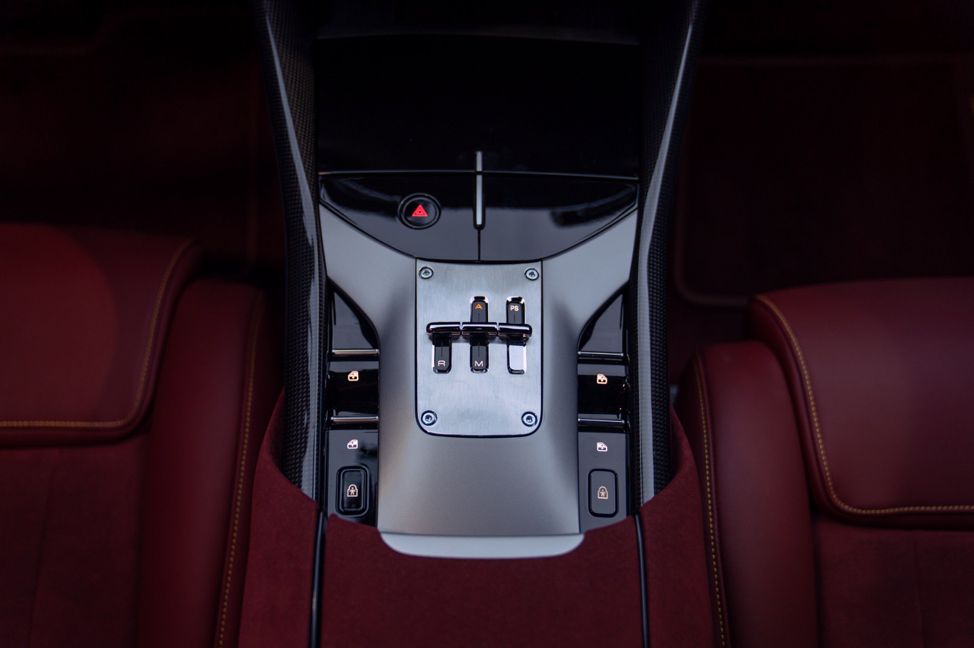Used 2025 Ferrari Purosangue AWD/4WD image 44