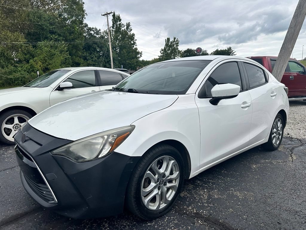 Used 2016 Scion iA FWD image 3
