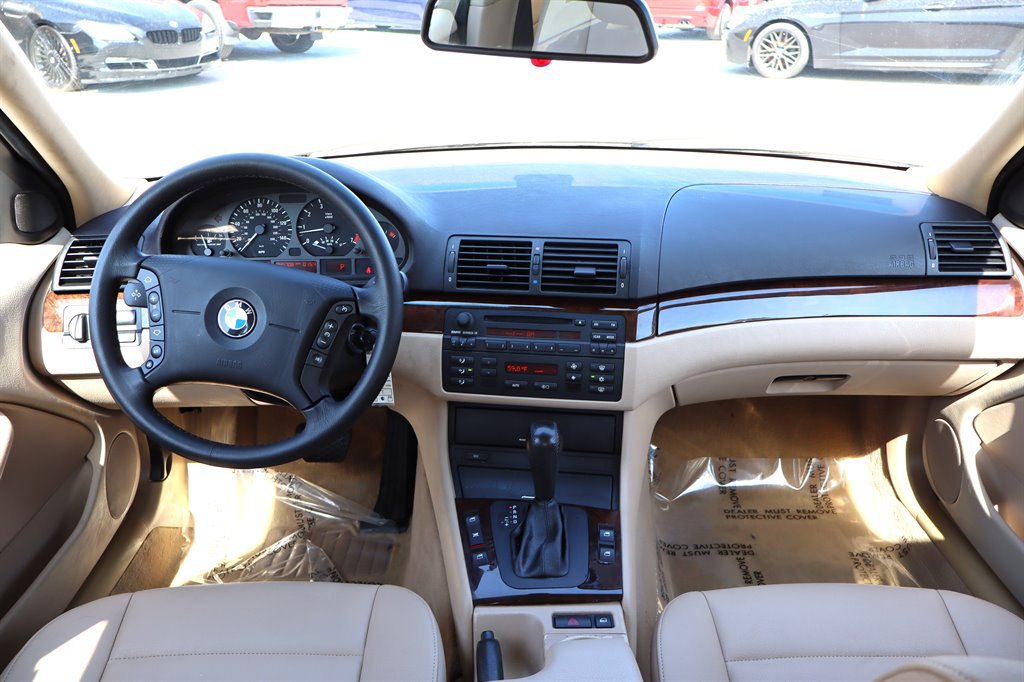 Used 2004 BMW 325i Sedan image 12