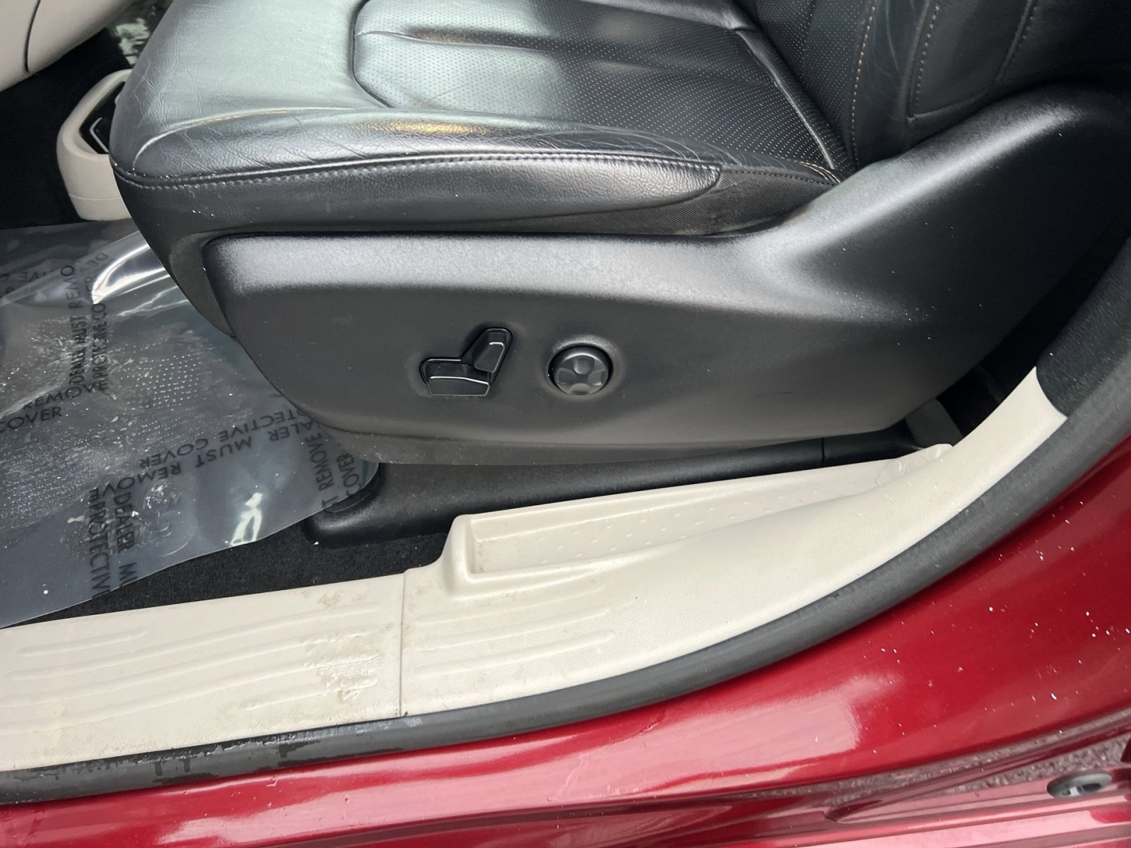 Used 2019 Chrysler Pacifica Touring-L image 14