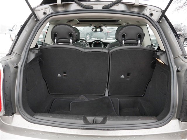 Used 2018 MINI Cooper 2-Door Hardtop w/ Cold Weather Package image 18