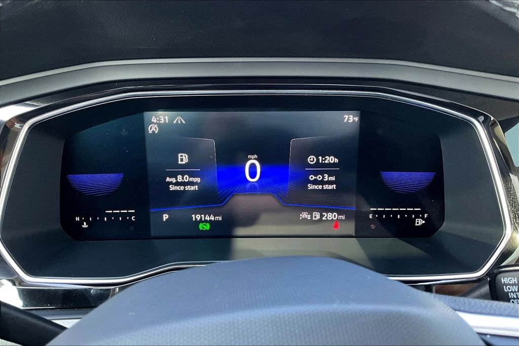 Used 2023 Volkswagen Jetta SE w/ Panoramic Sunroof Package image 11