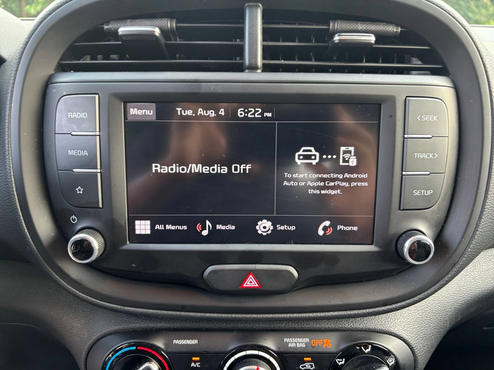 Used 2025 Kia Soul LX w/ LX Technology Package FWD image 16