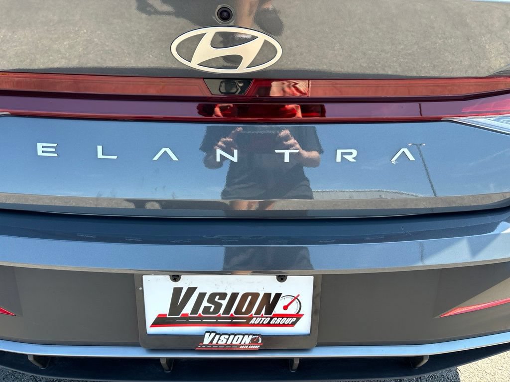Certified 2024 Hyundai Elantra SEL FWD image 15