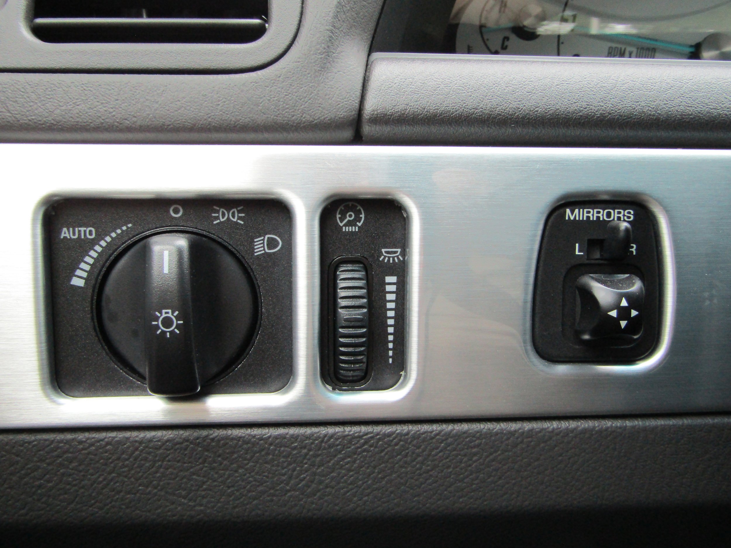 Used 2002 Ford Thunderbird RWD image 27