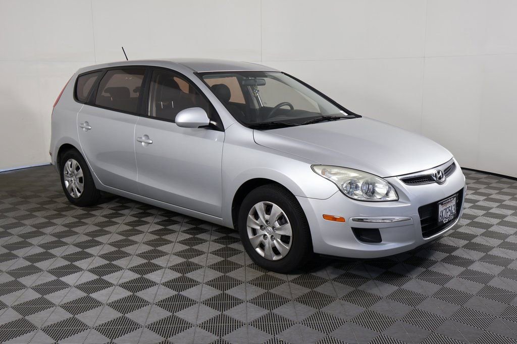 Used 2010 Hyundai Elantra GLS image 2