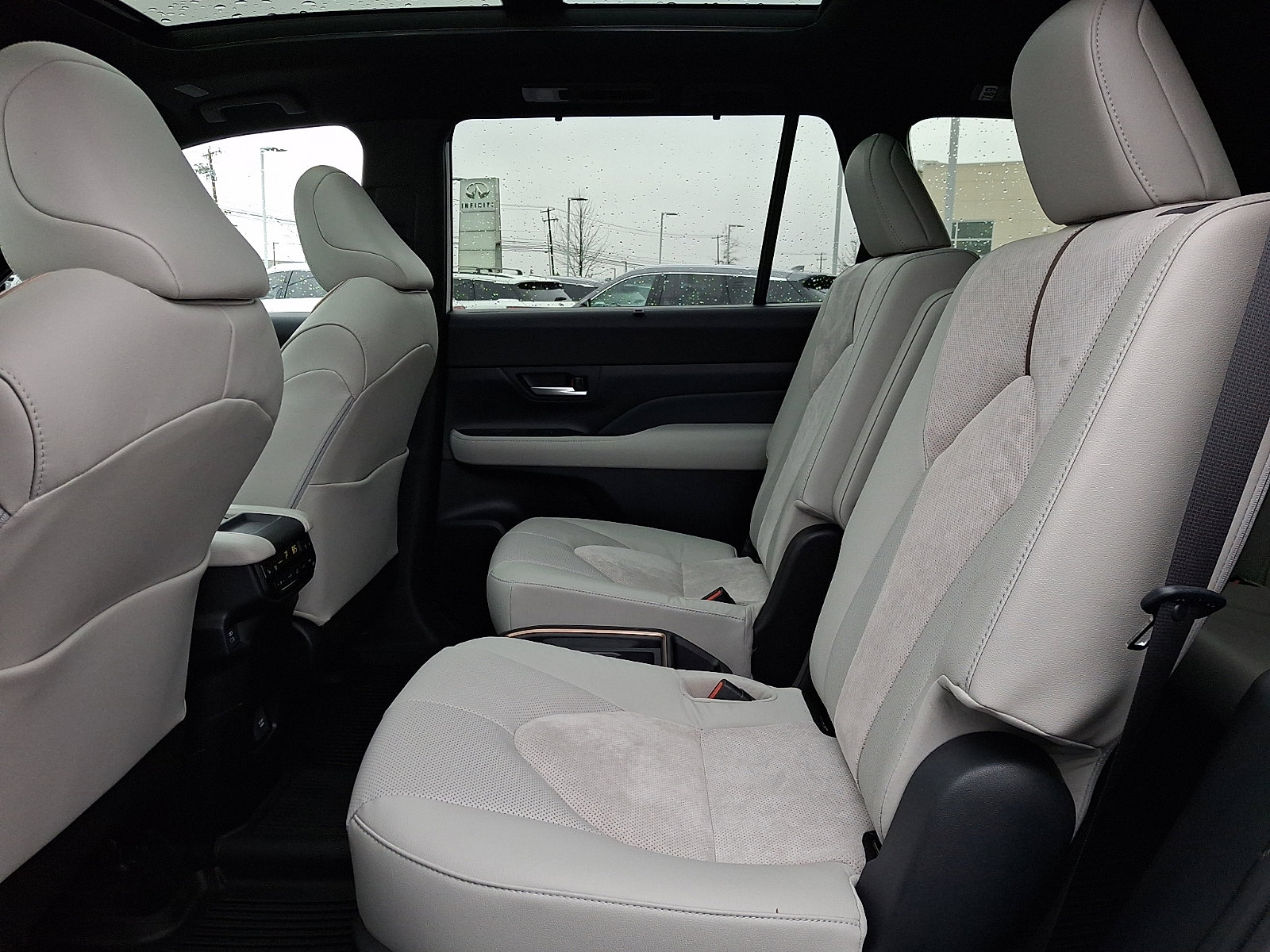 Used 2026 Toyota Grand Highlander MAX Platinum image 8