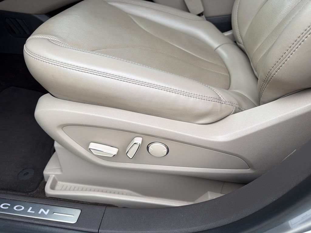 Certified 2023 Lincoln Nautilus Reserve FWD image 18