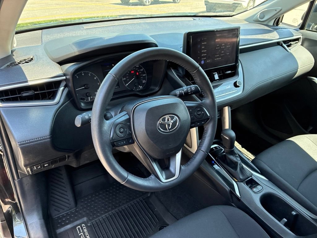 Used 2024 Toyota Corolla Cross LE w/ Moonroof Package AWD/4WD image 15