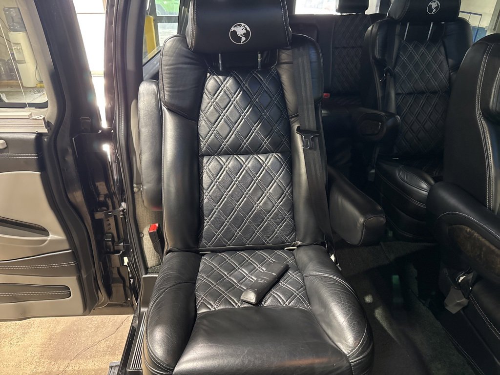 Used 2020 GMC Savana 2500 Extended w/ Enhanced Convenience Package image 28