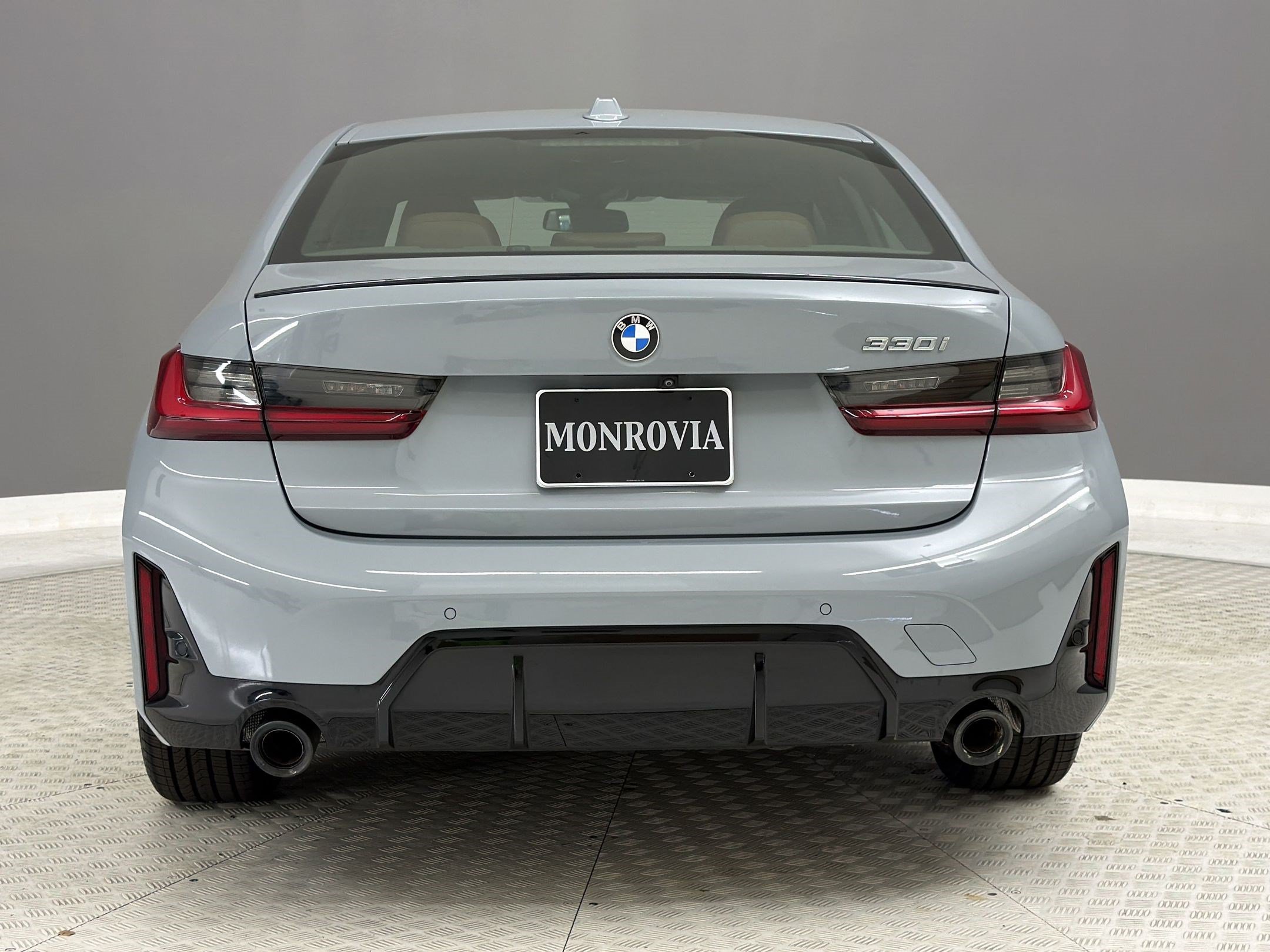 Used 2023 BMW 330i Sedan w/ M Sport Package RWD image 10