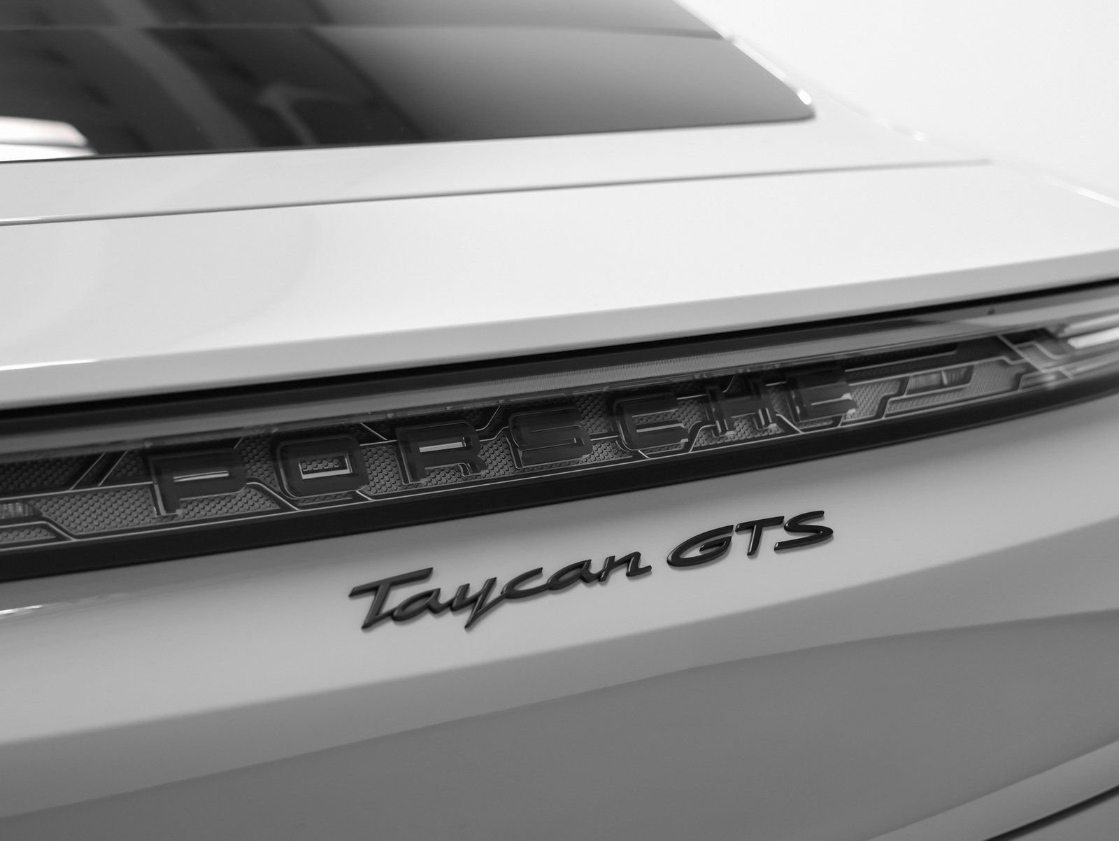 New 2026 Porsche Taycan GTS image 25
