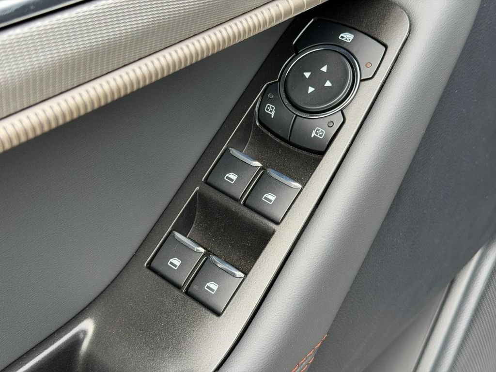 New 2026 Ford Explorer Active AWD/4WD image 9