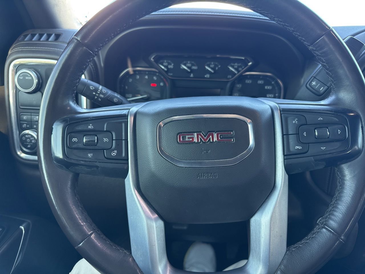 Used 2020 GMC Sierra 1500 SLT image 9