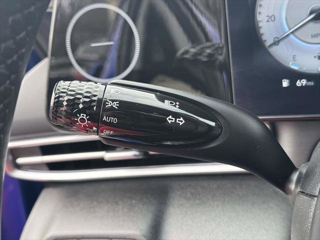 Certified 2025 Hyundai Elantra SEL image 23