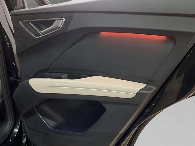 Used 2024 Audi Q4 e-tron Premium Plus w/ Premium Plus image 78