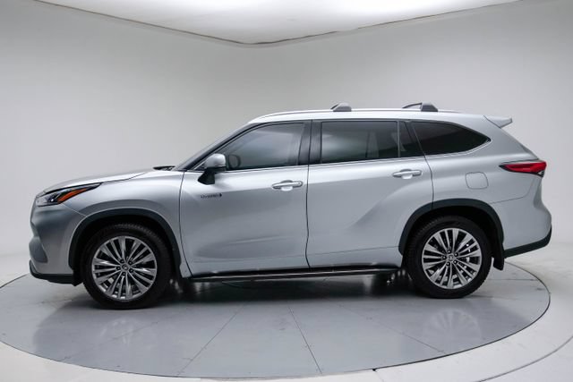 Used 2021 Toyota Highlander Platinum AWD/4WD image 2