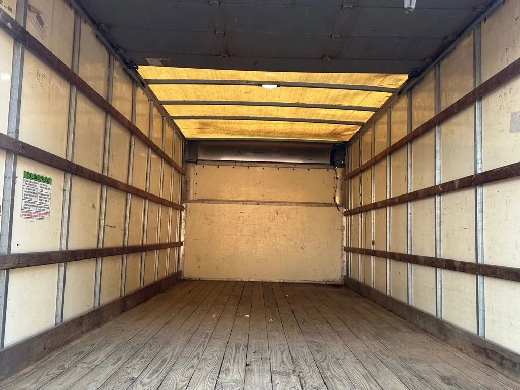 Used 2016 Ford E-350 and Econoline 350 Super Duty image 11