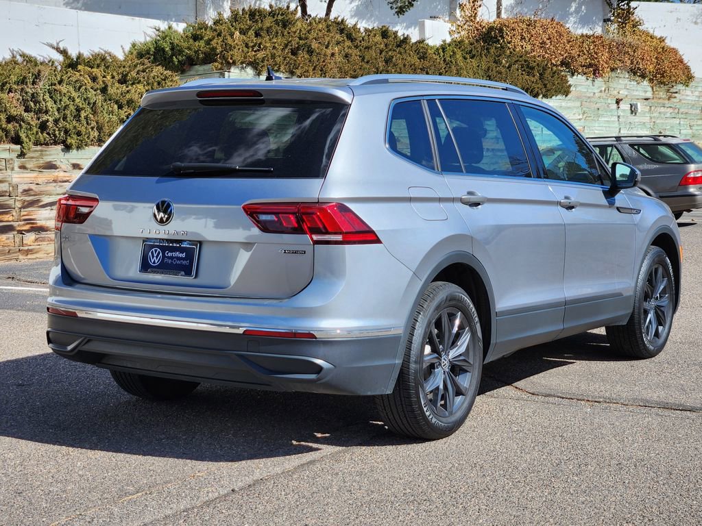 Certified 2024 Volkswagen Tiguan SE image 3