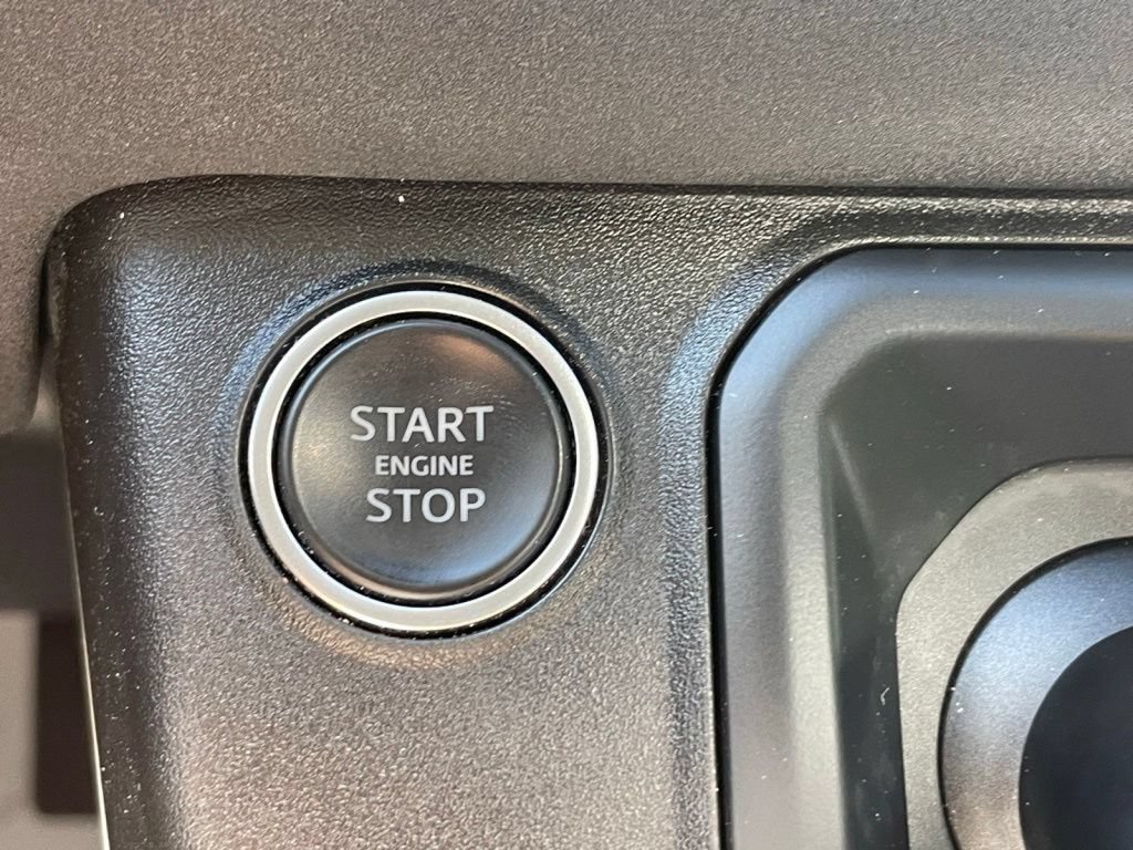 Used 2023 Land Rover Defender 110 S AWD/4WD image 31
