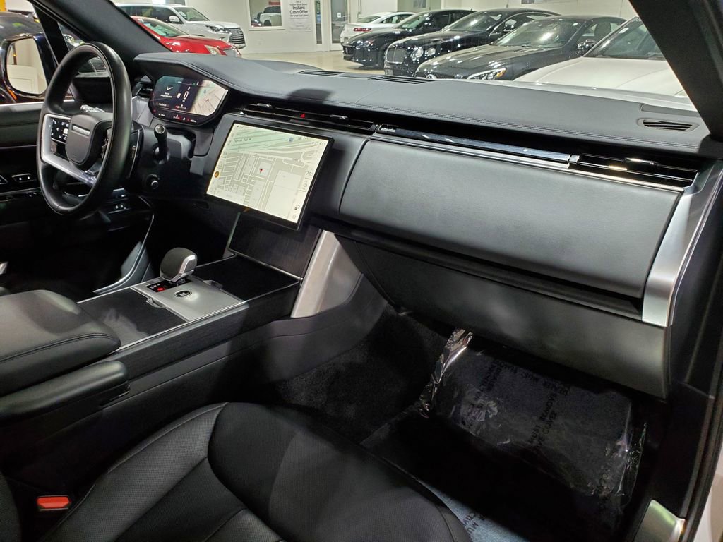 Used 2024 Land Rover Range Rover SE AWD/4WD image 15