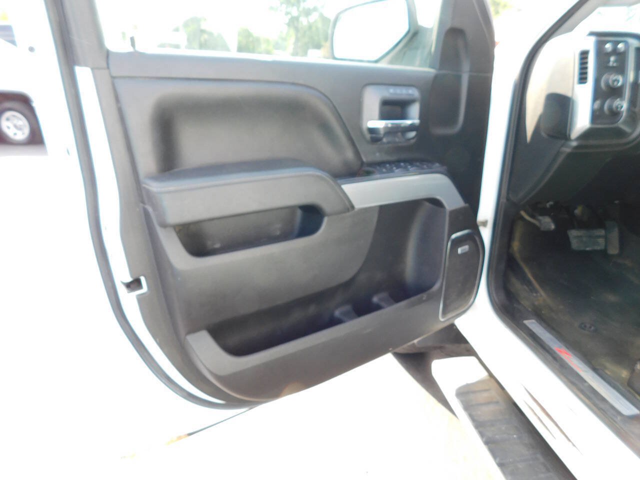 Used 2016 Chevrolet Silverado 2500 LTZ w/ Custom Sport Edition AWD/4WD image 33