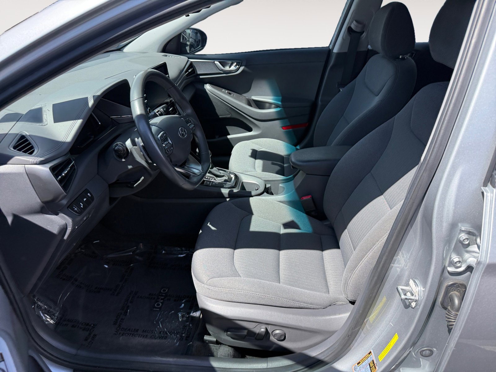 Certified 2022 Hyundai Ioniq SE FWD image 10