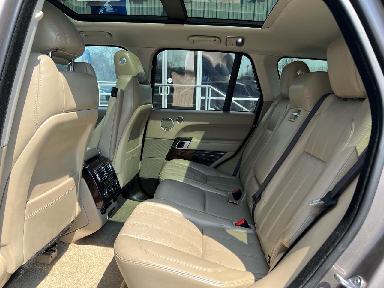 Used 2016 Land Rover Range Rover Supercharged AWD/4WD image 12