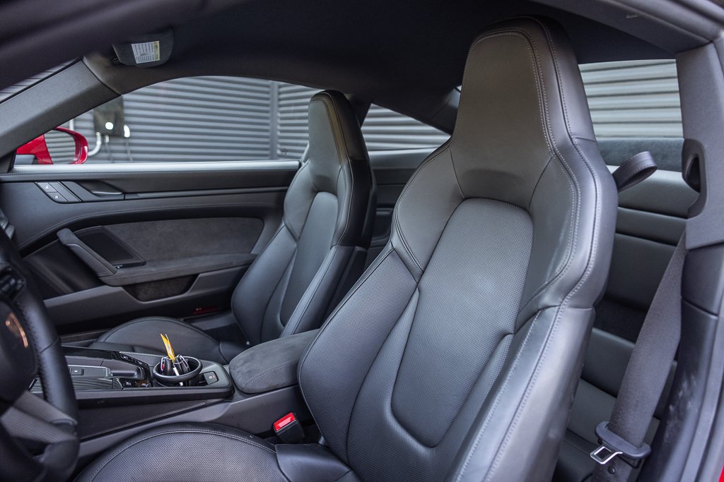 Certified 2024 Porsche 911 Carrera GTS RWD image 5