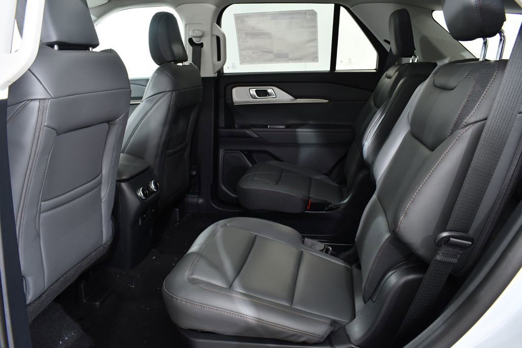 New 2026 Ford Explorer Active w/ Active Comfort Package AWD/4WD image 16