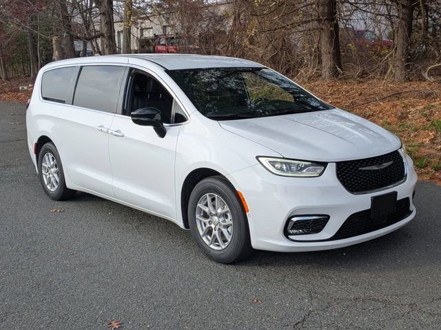 New 2026 Chrysler Pacifica Select image 7