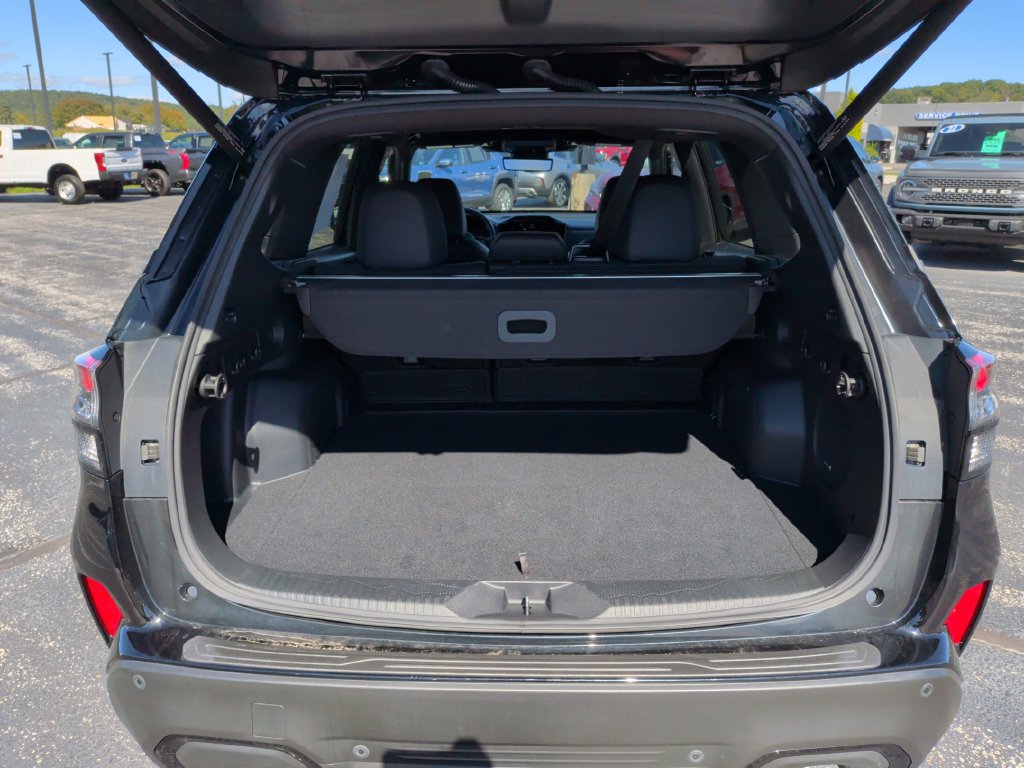 Used 2025 Subaru Forester Touring AWD/4WD image 11