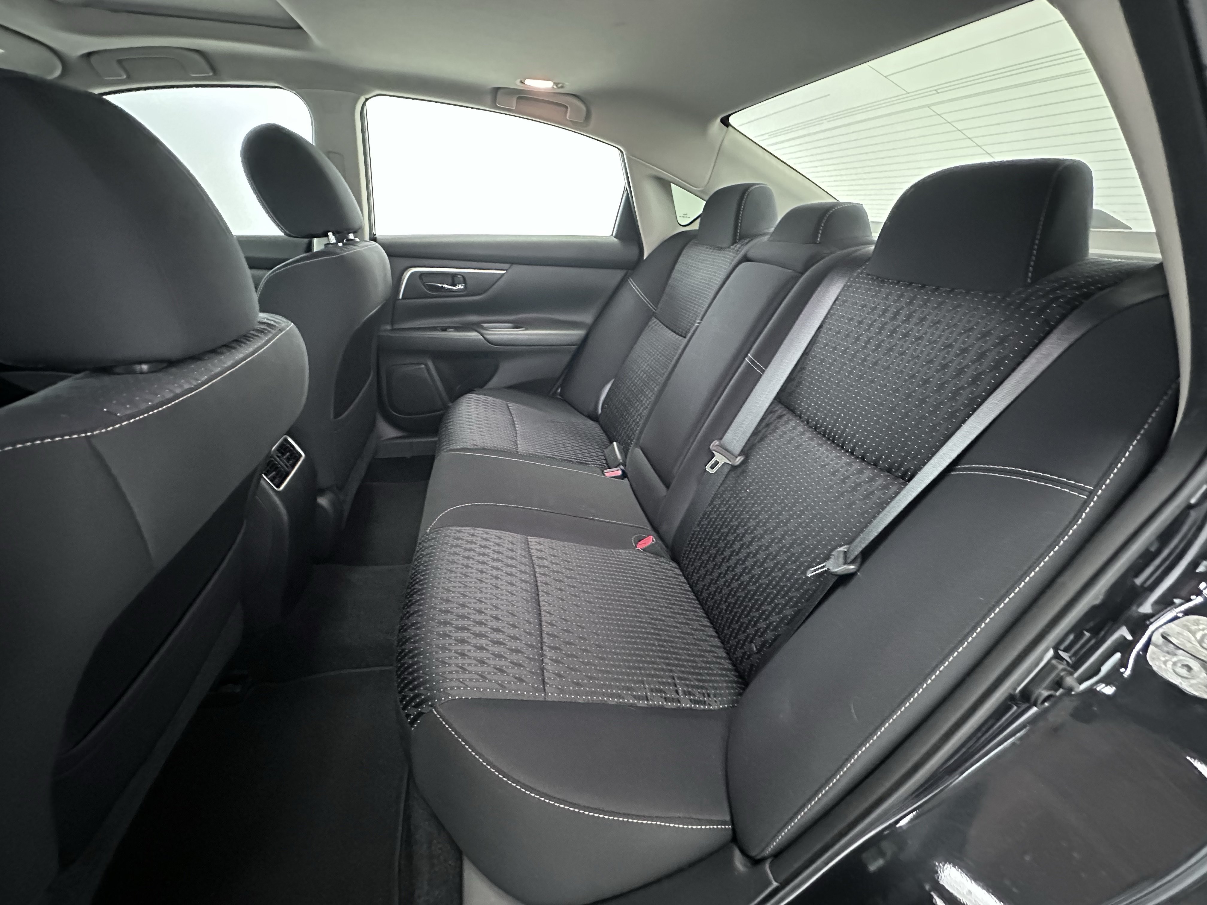 Used 2016 Nissan Altima 2.5 SV w/ Convenience Package FWD image 21