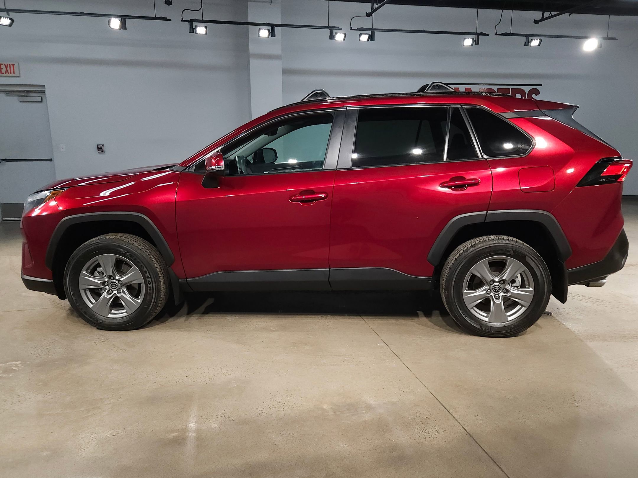 Certified 2023 Toyota RAV4 XLE w/ Convenience Package image 4