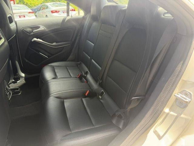 Used 2015 Mercedes-Benz CLA 250 image 14