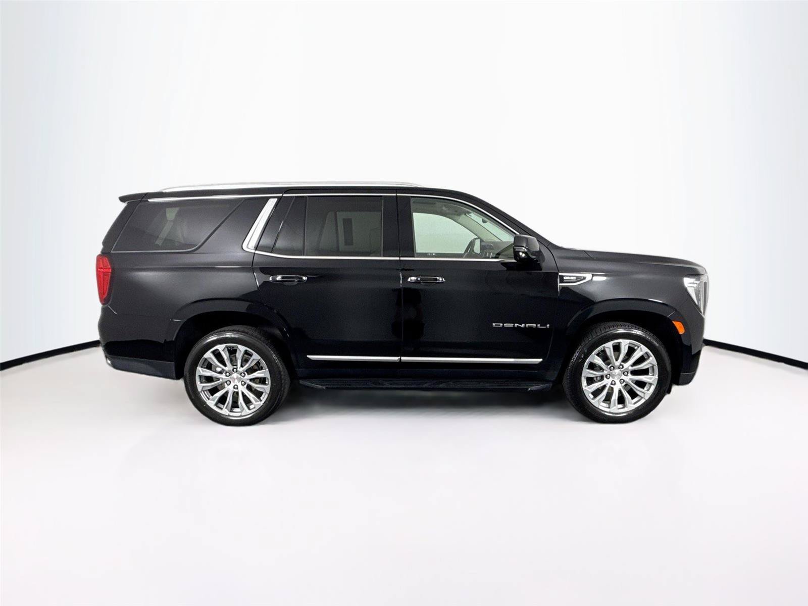 Used 2024 GMC Yukon Denali AWD/4WD image 11