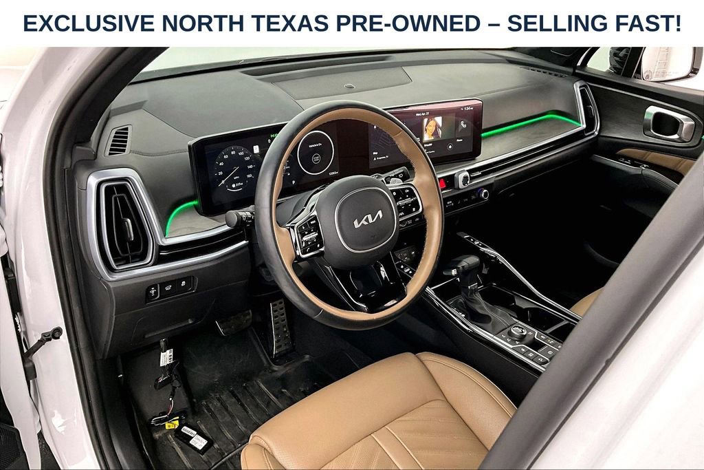 Used 2025 Kia Sorento SX Prestige w/ Olive Brown Leather Package AWD/4WD image 17
