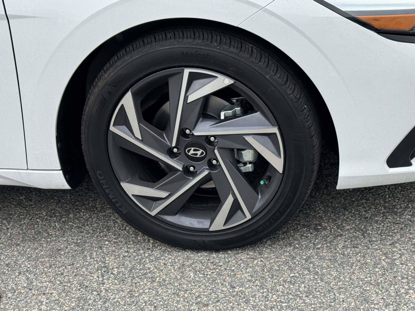 Used 2025 Hyundai Elantra Sport FWD image 7