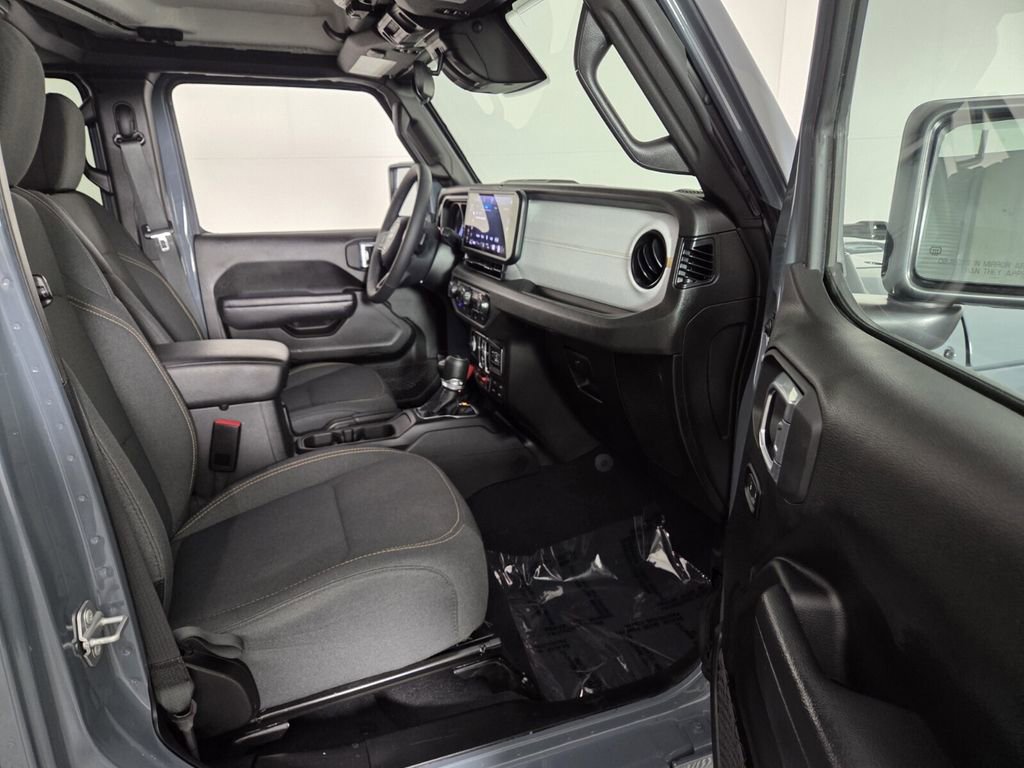 Certified 2025 Jeep Wrangler Willys image 33