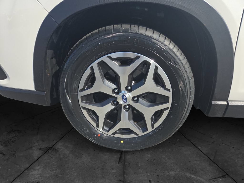 Certified 2023 Subaru Forester Premium AWD/4WD image 14