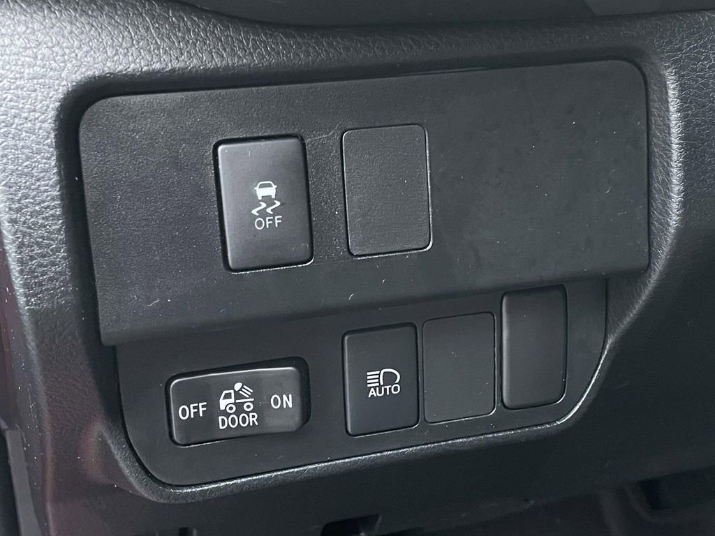 Used 2020 Toyota Tacoma SR5 image 9